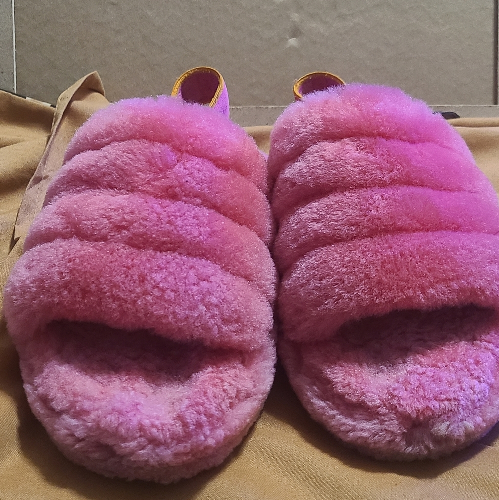 Young girls UGG slides